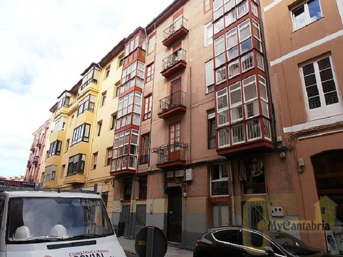 For sale of flat in Santander