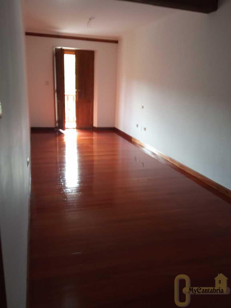 For sale of chalet in Corrales de Buelna Los