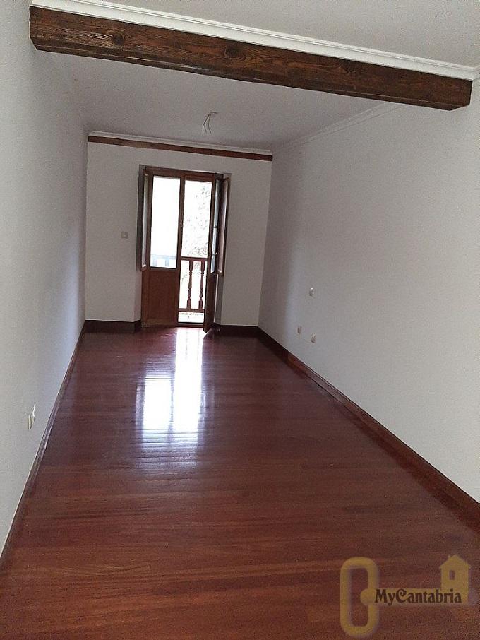For sale of chalet in Corrales de Buelna Los