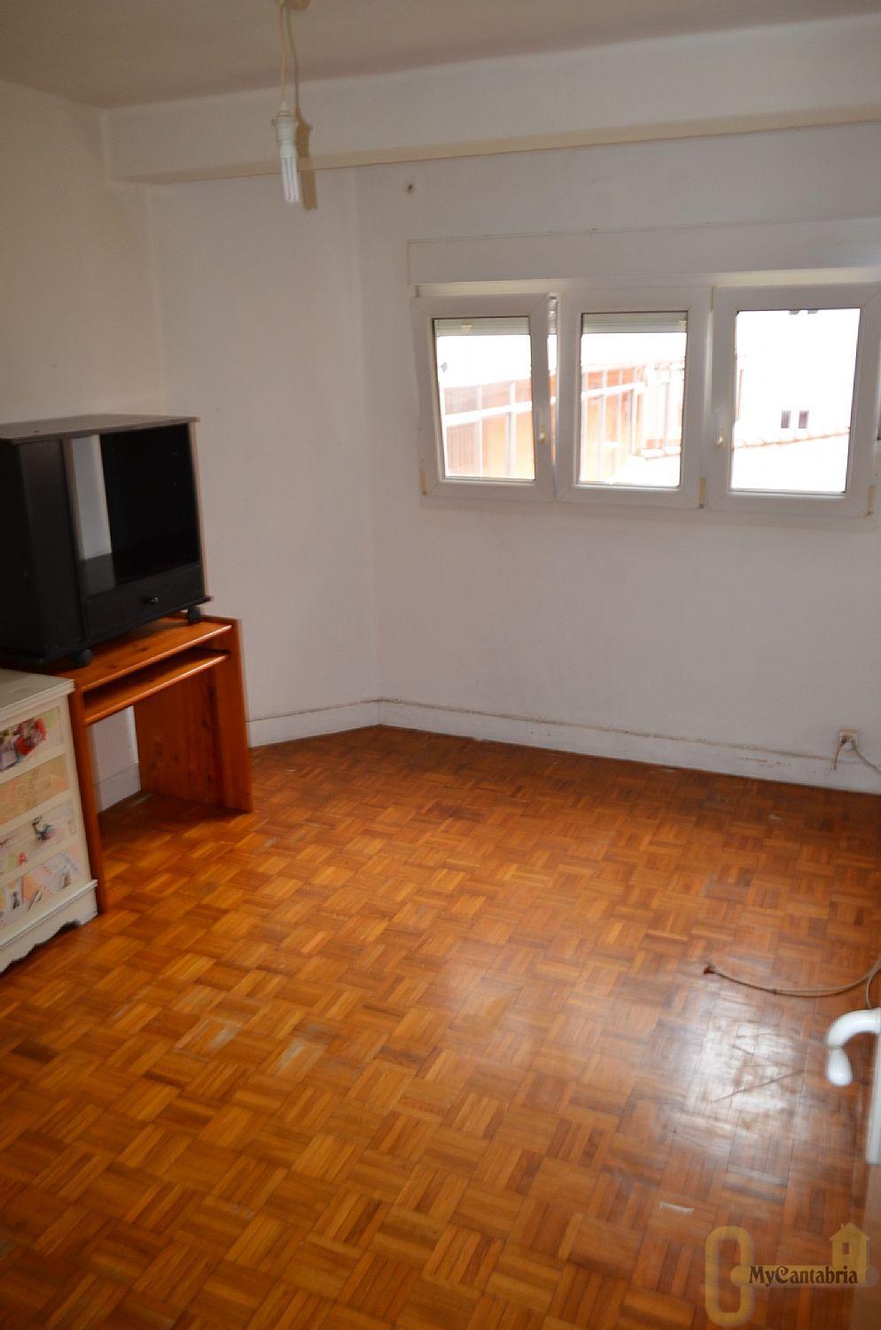 For sale of flat in Torrelavega