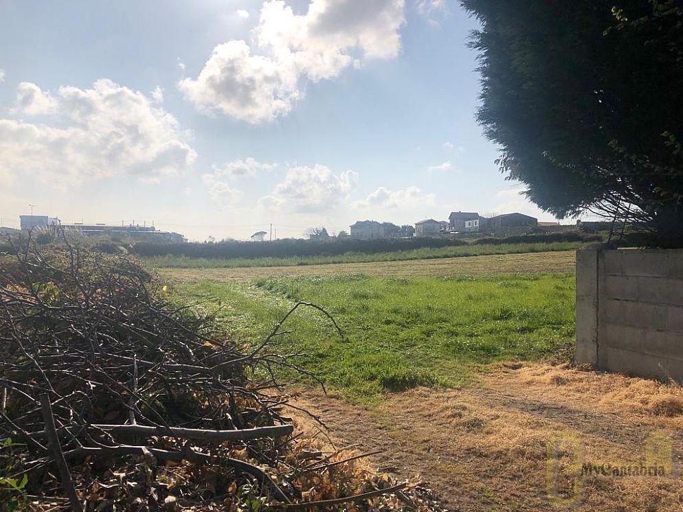 For sale of land in Santander