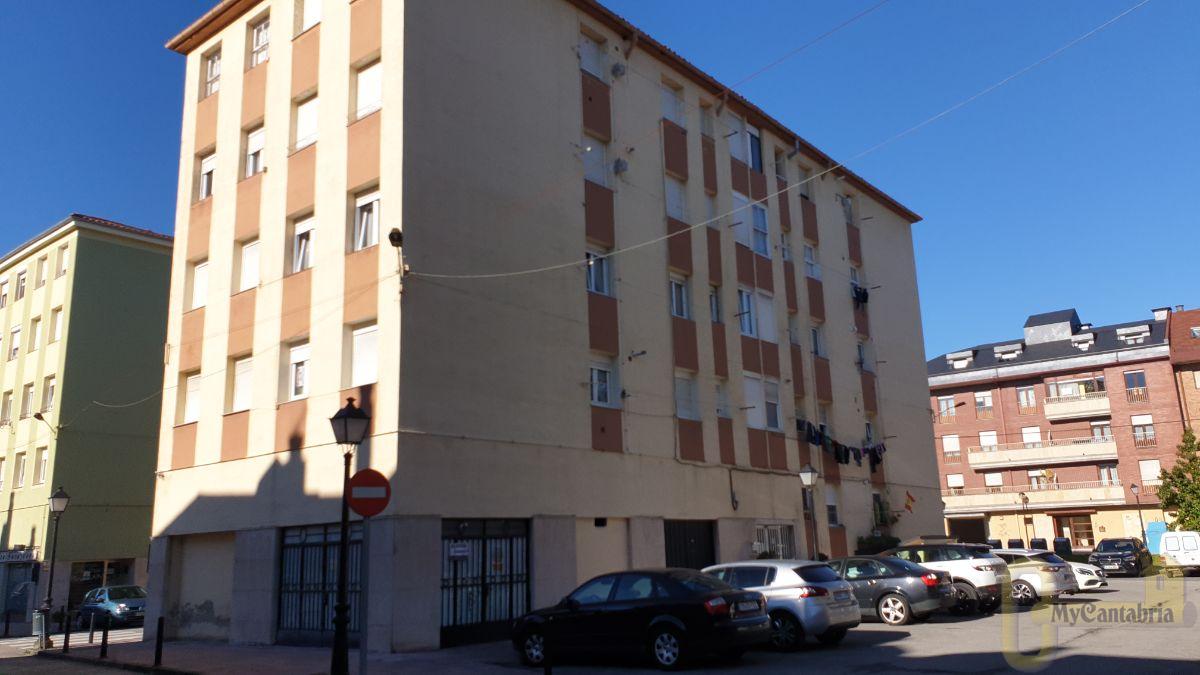 For sale of flat in Santa María de Cayón