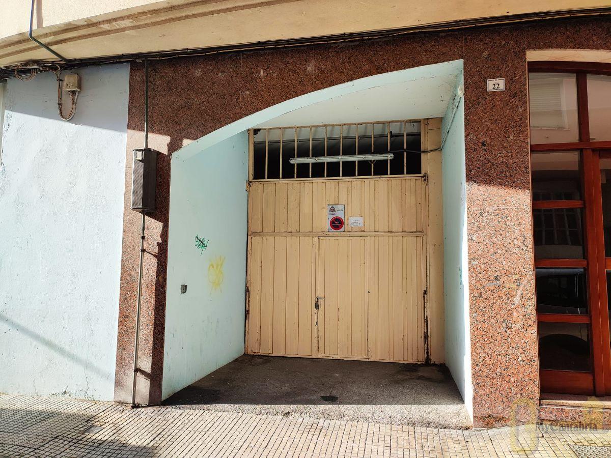 For sale of garage in Santoña