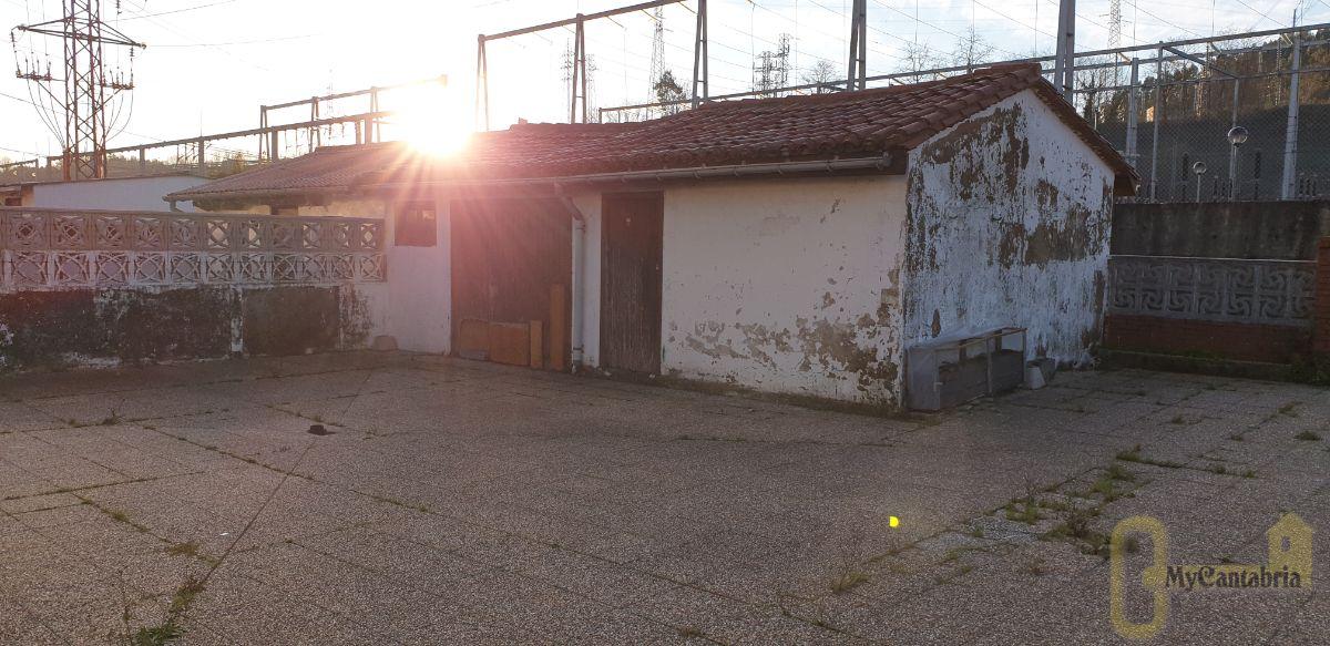 For sale of house in Reocín