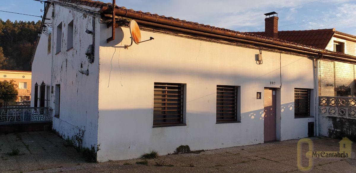 For sale of house in Reocín