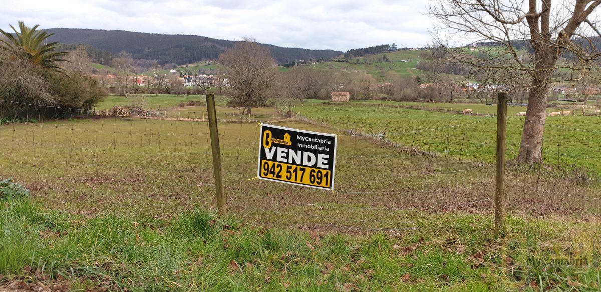 For sale of land in Castañeda