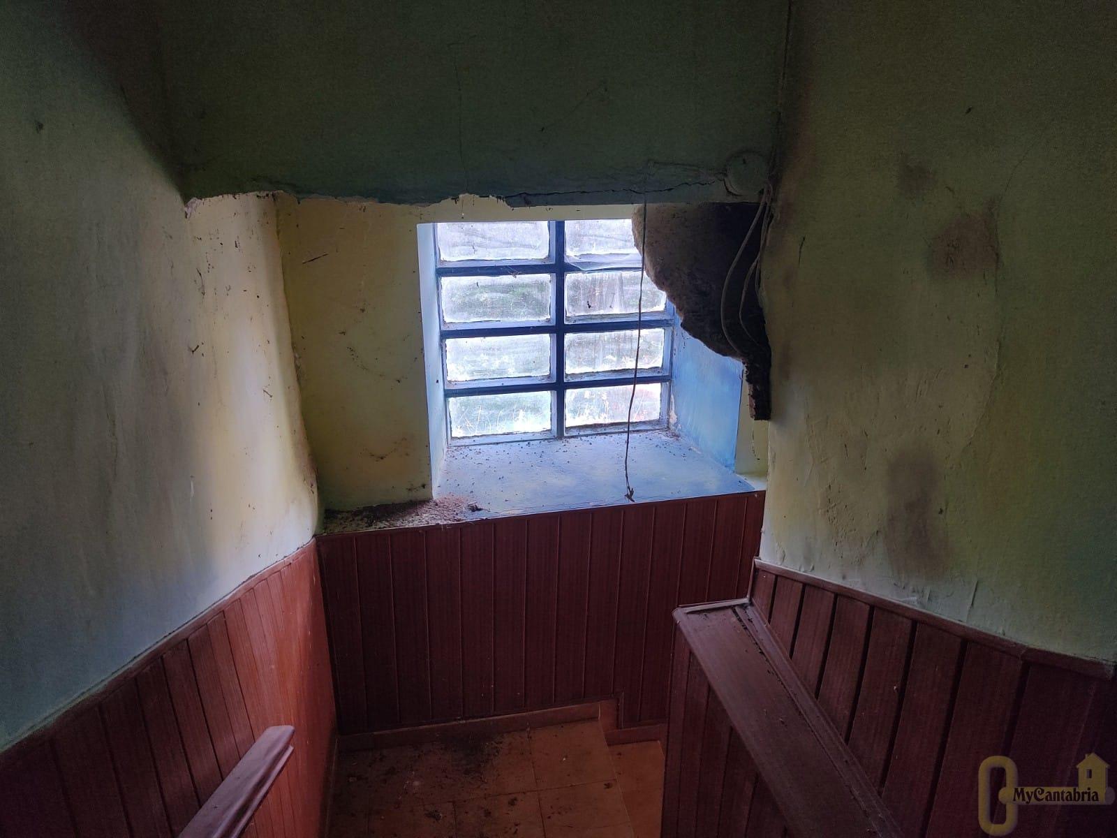 For sale of house in Argoños
