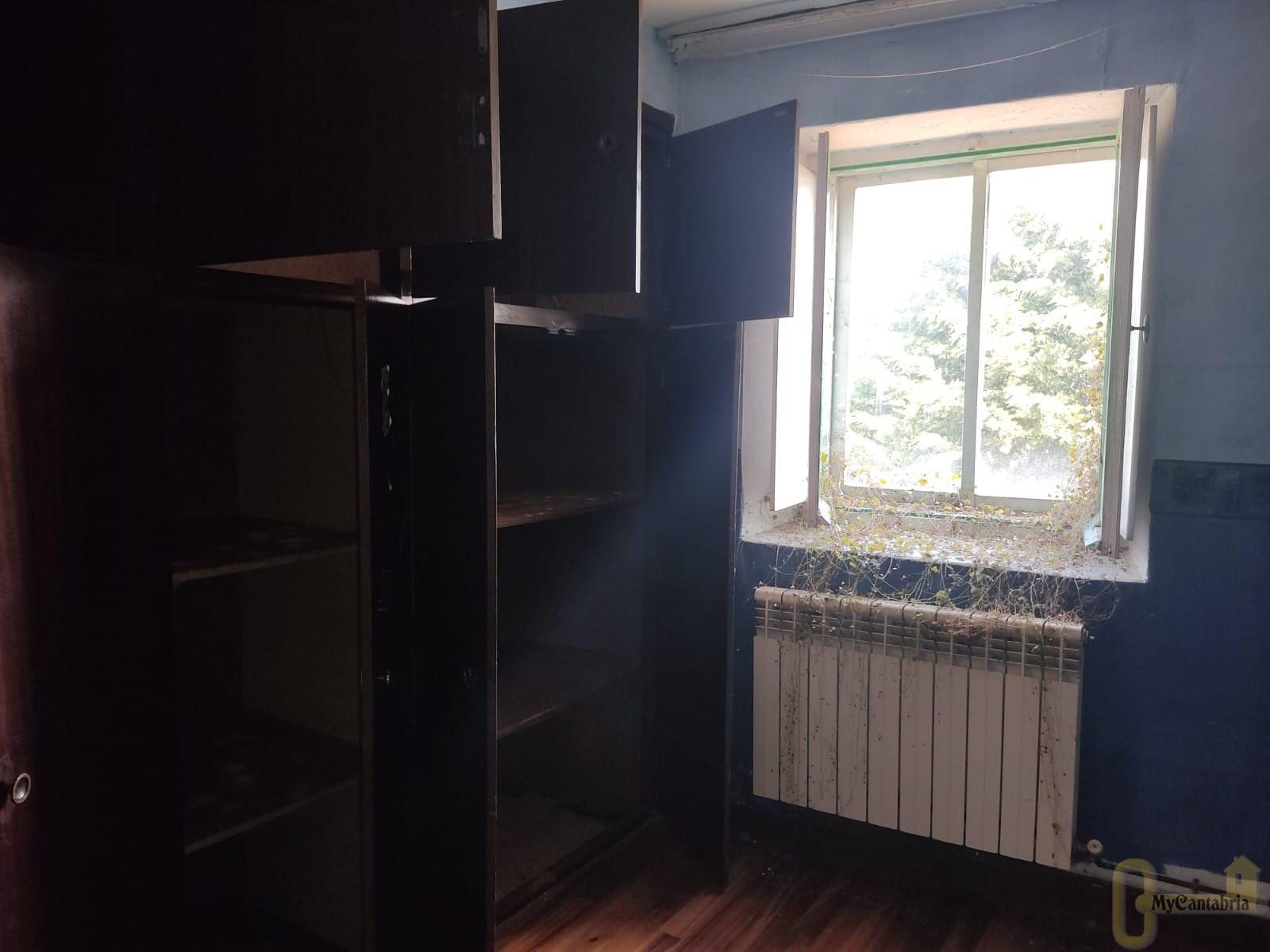 For sale of house in Argoños