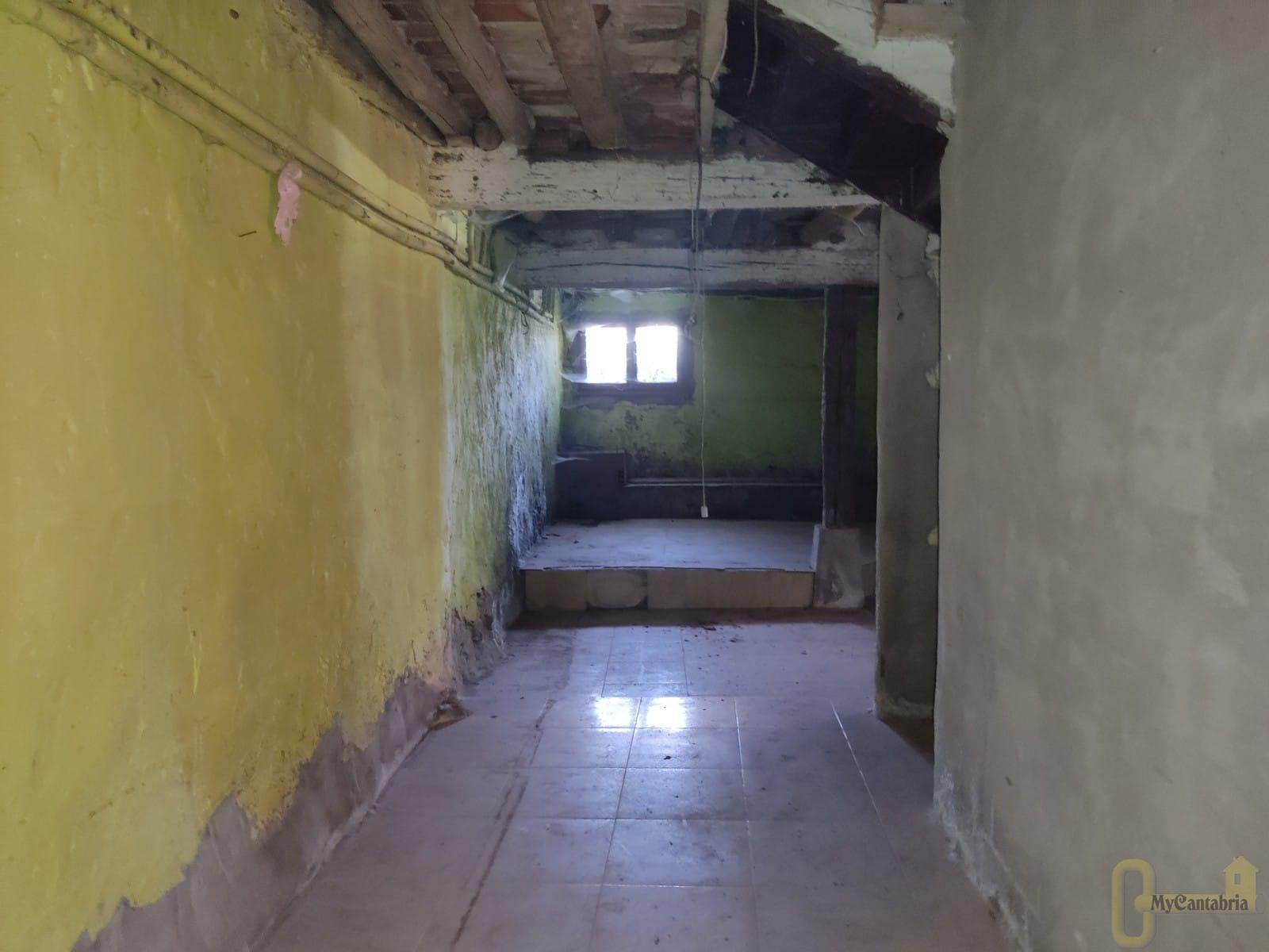For sale of house in Argoños