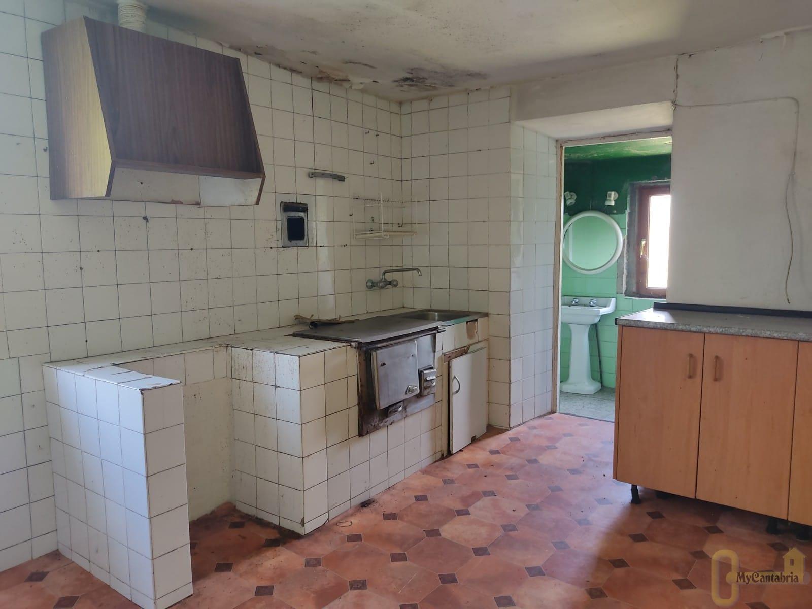 For sale of house in Argoños