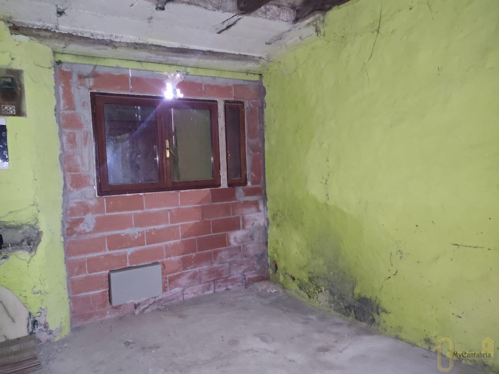For sale of house in Argoños