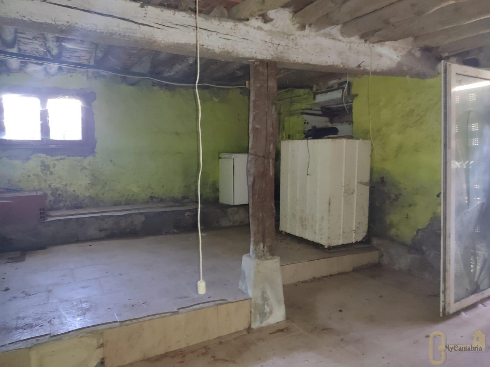 For sale of house in Argoños