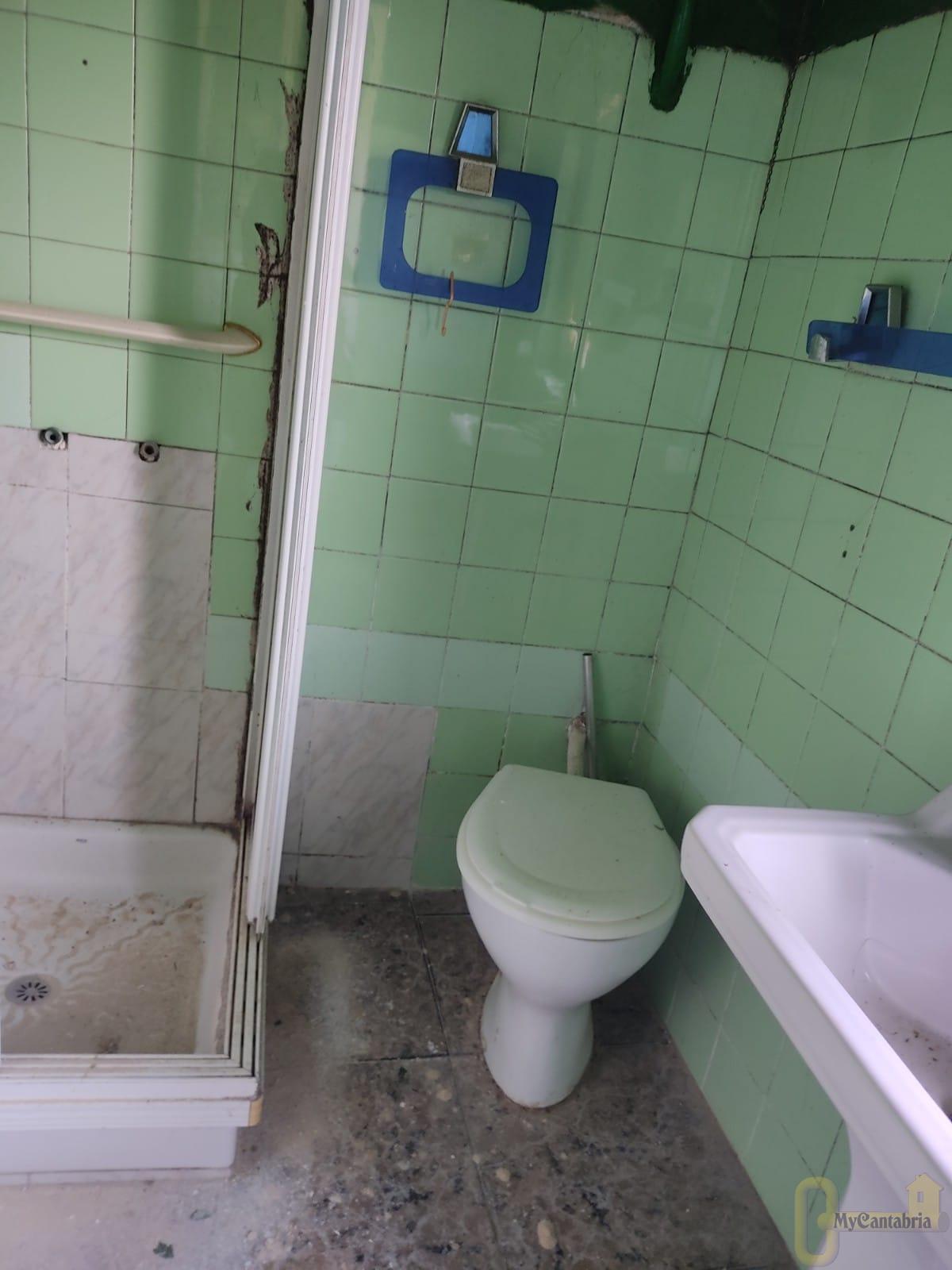 For sale of house in Argoños