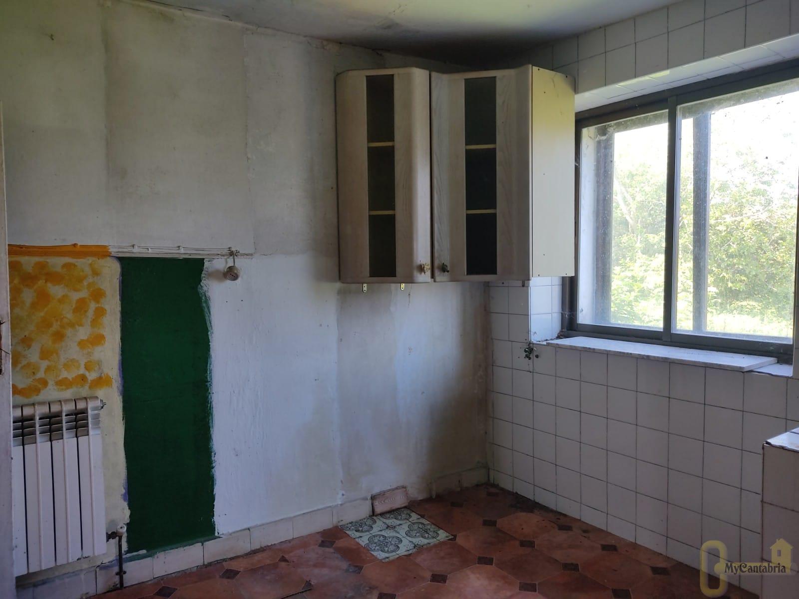 For sale of house in Argoños