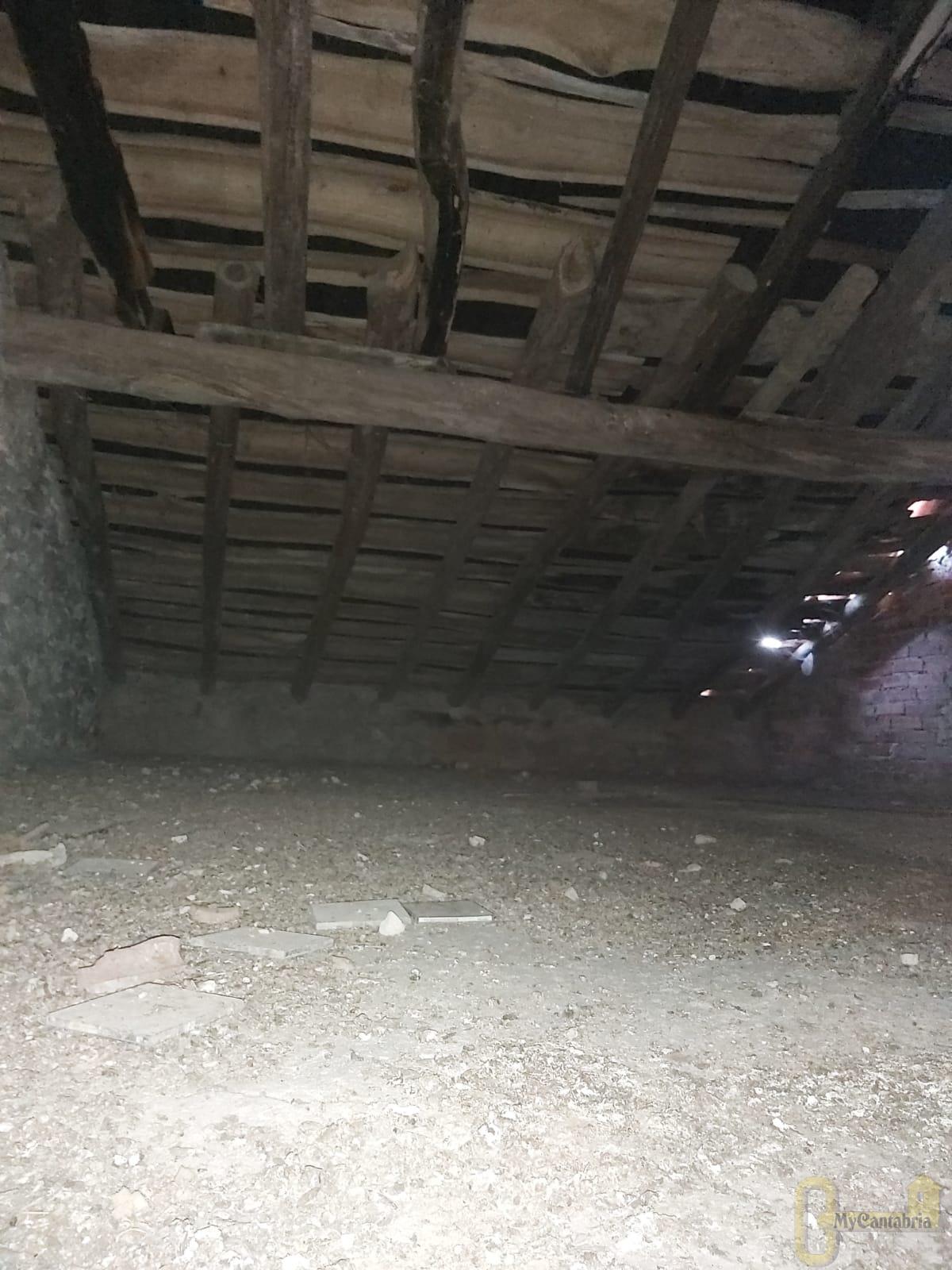 For sale of house in Argoños