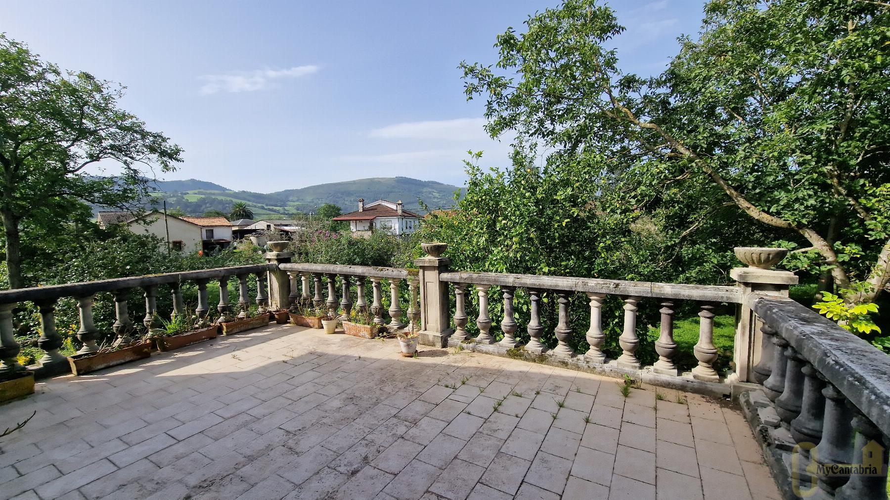 For sale of house in Santa María de Cayón