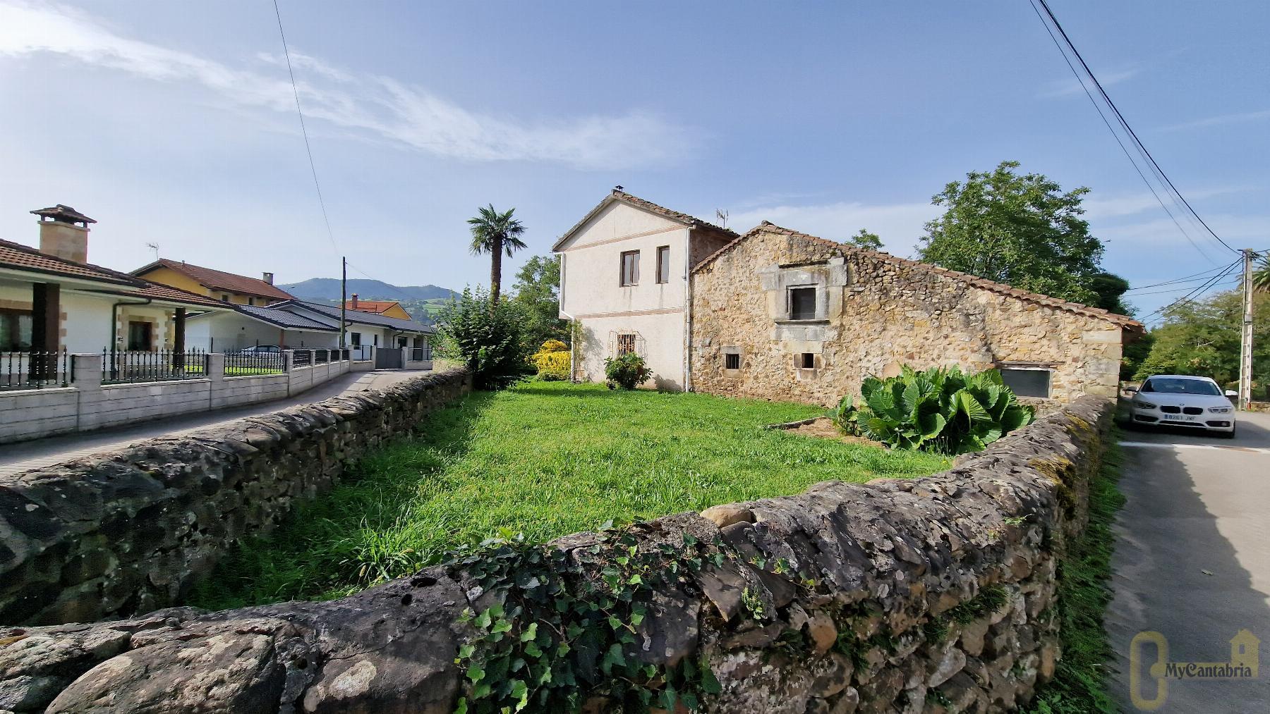 For sale of house in Santa María de Cayón