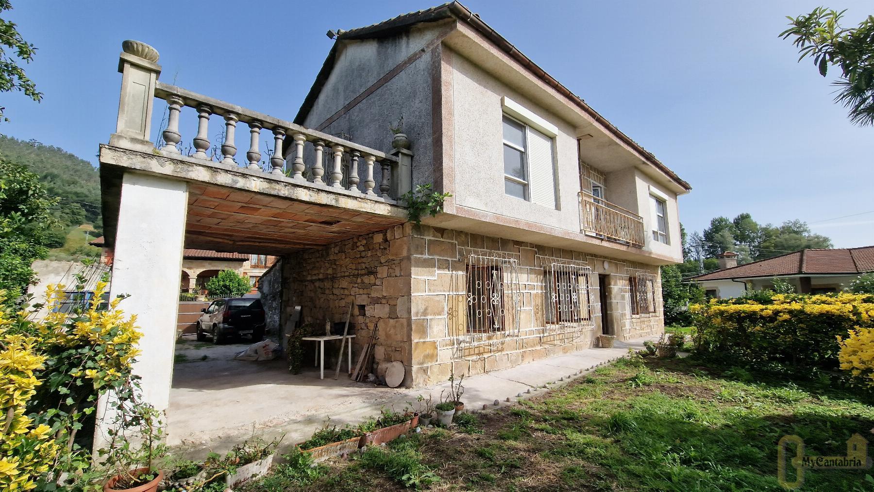 For sale of house in Santa María de Cayón