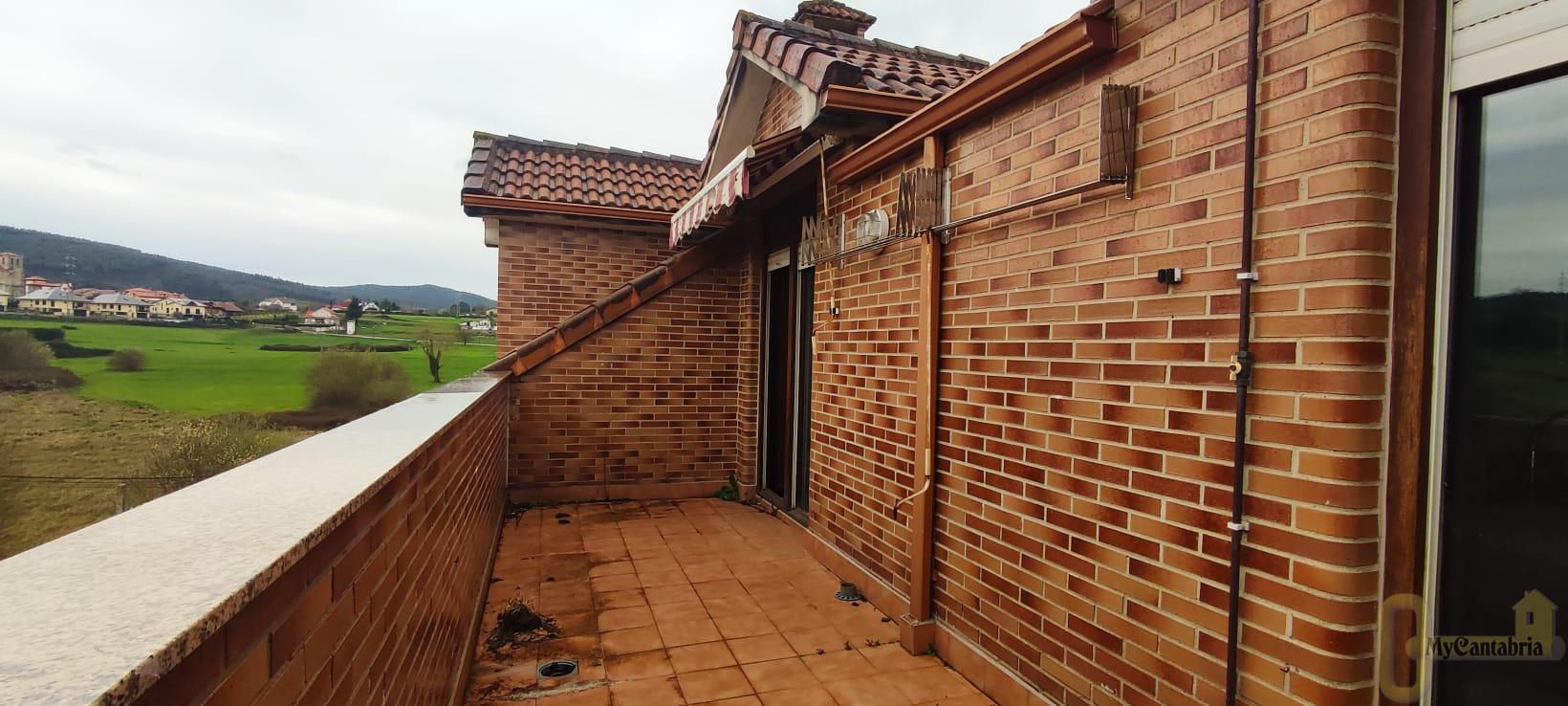 For sale of flat in Bárcena de Cicero
