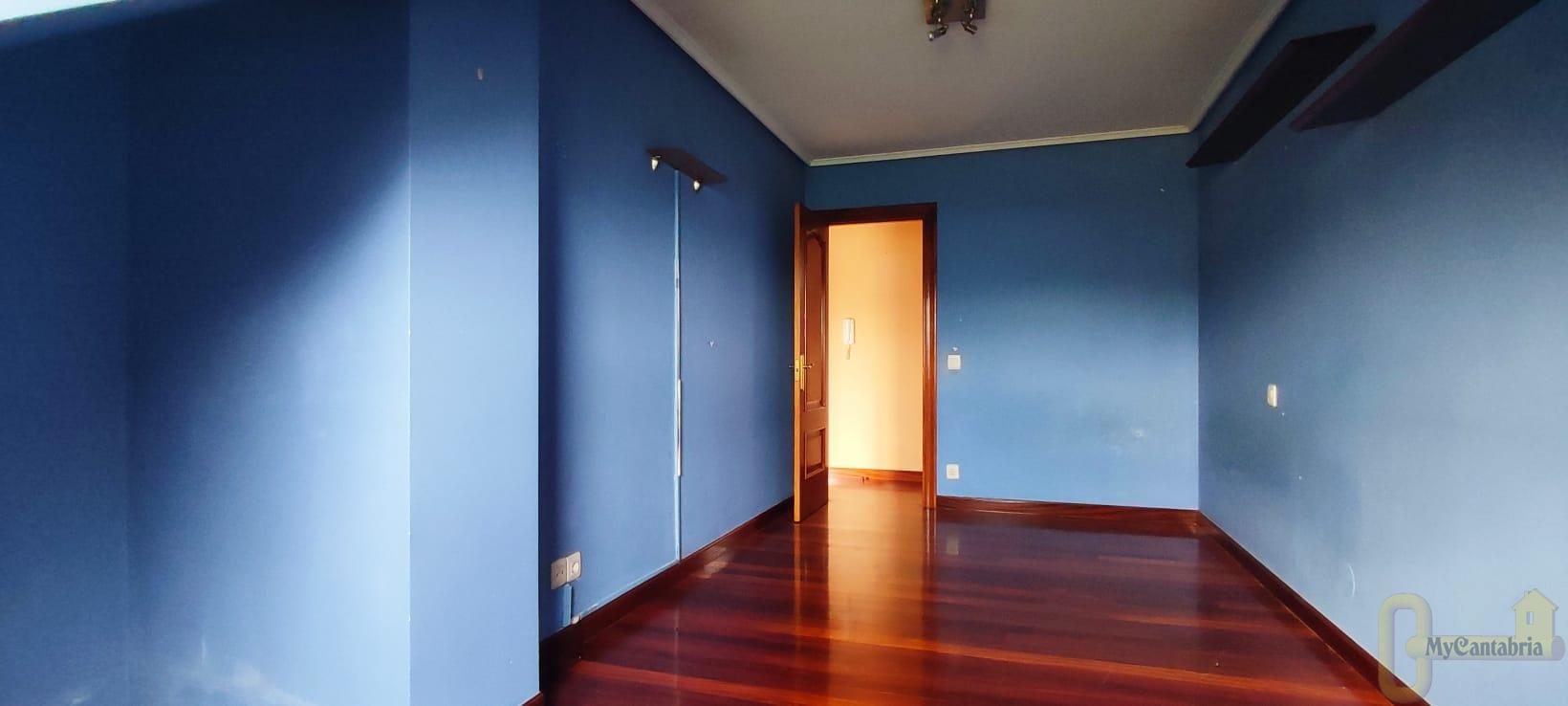 For sale of flat in Bárcena de Cicero