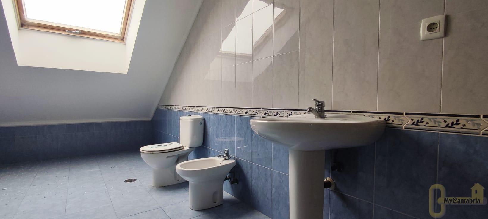 For sale of flat in Bárcena de Cicero