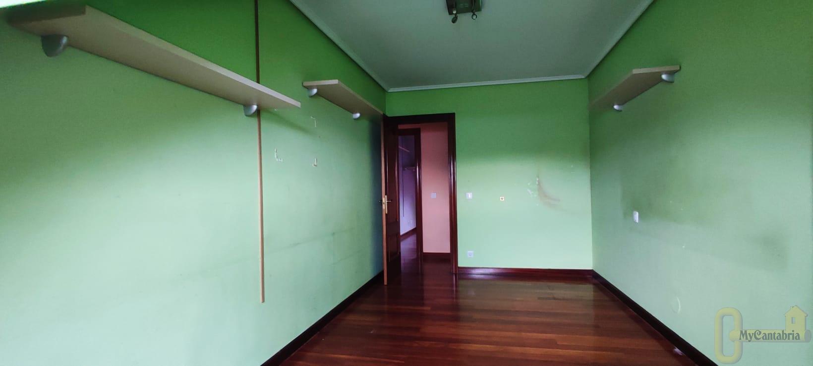 For sale of flat in Bárcena de Cicero