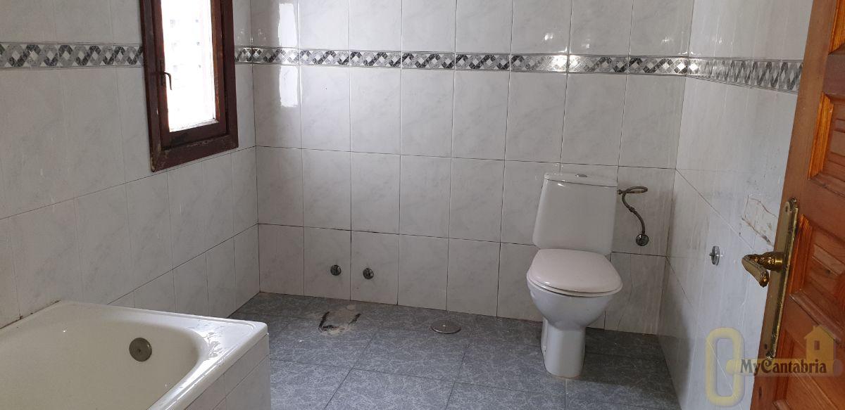 For sale of flat in El Astillero