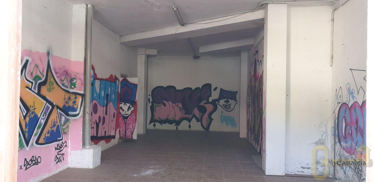 For sale of commercial in Solares