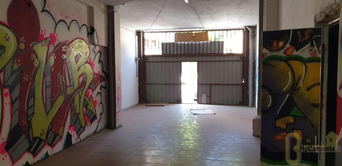 For sale of commercial in Solares