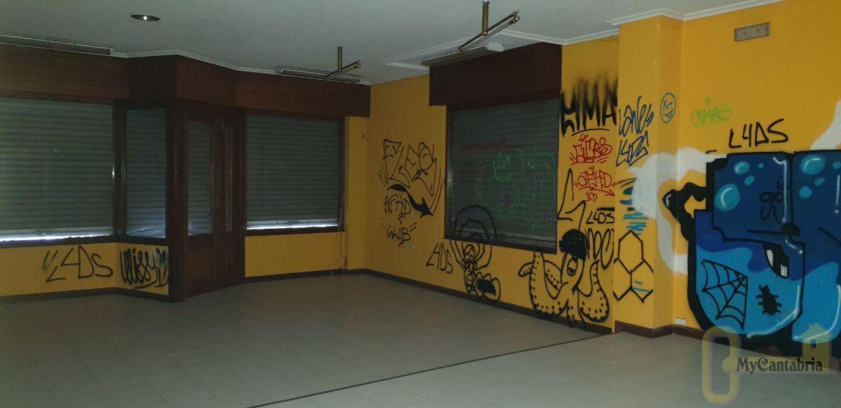 For sale of commercial in Solares