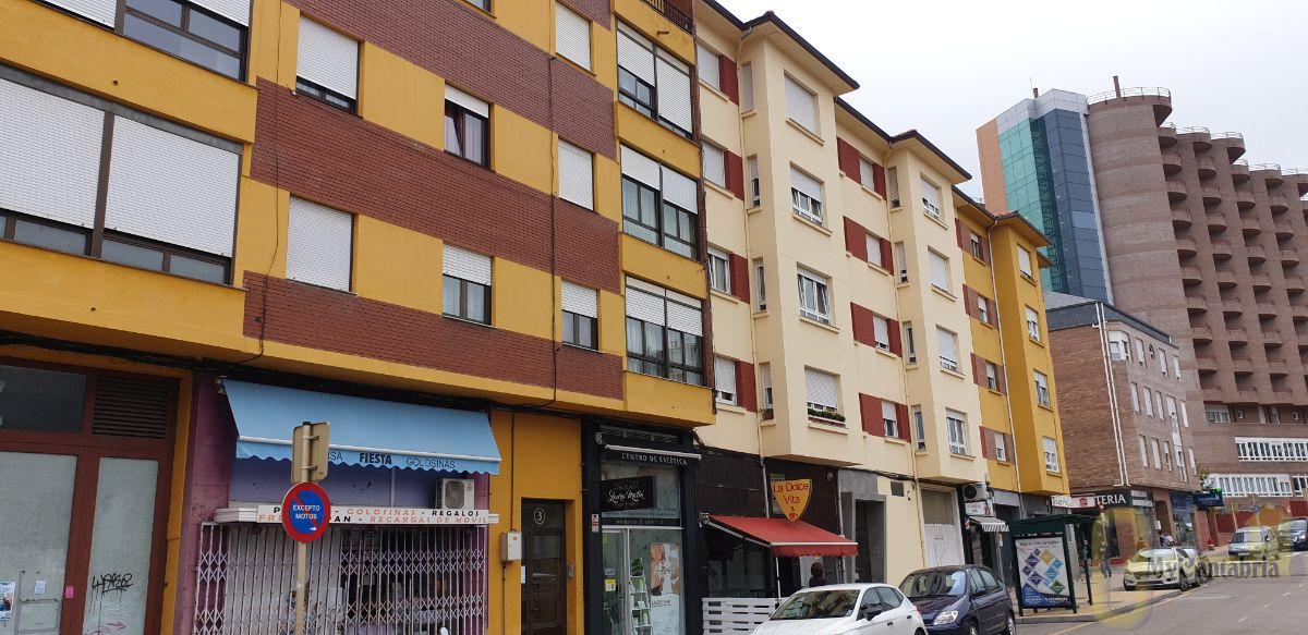 For sale of flat in Torrelavega