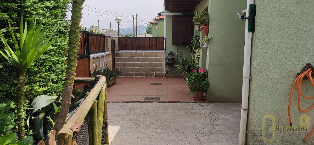 For sale of house in Santa María de Cayón