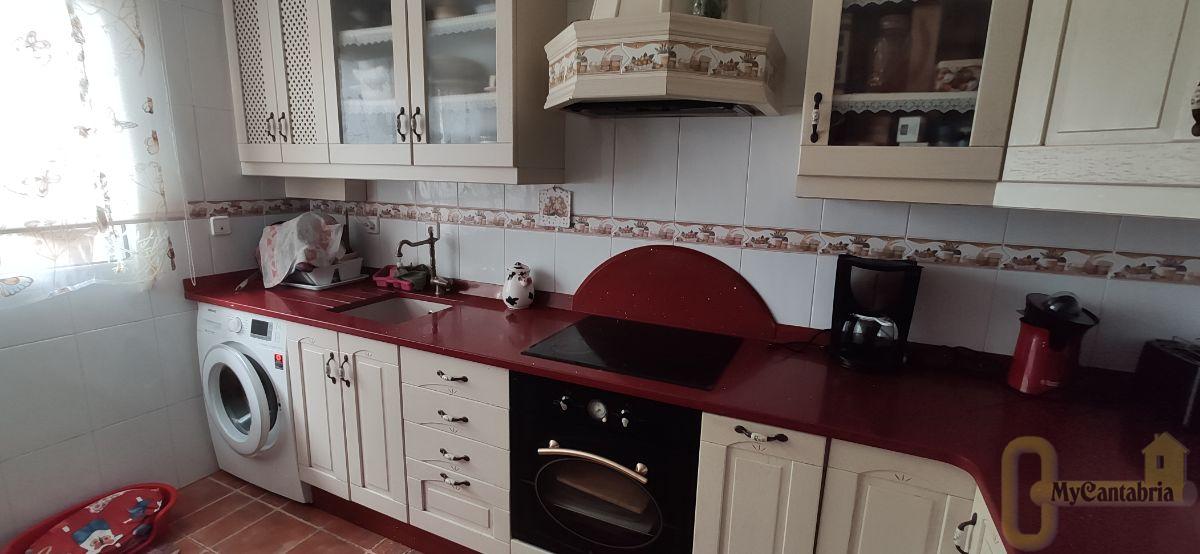 For sale of house in Santa María de Cayón