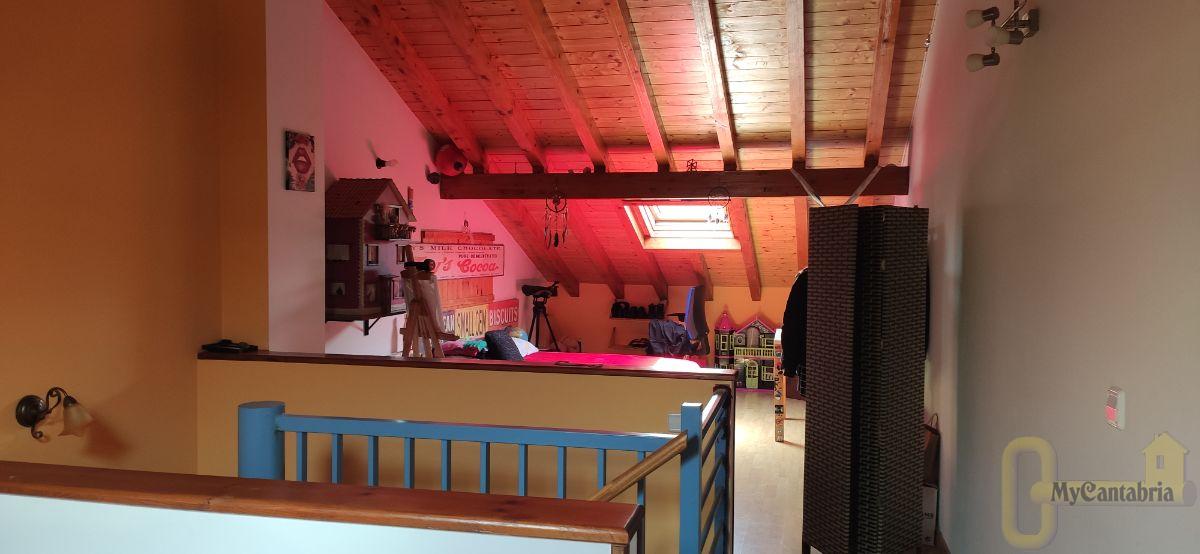 For sale of house in Santa María de Cayón