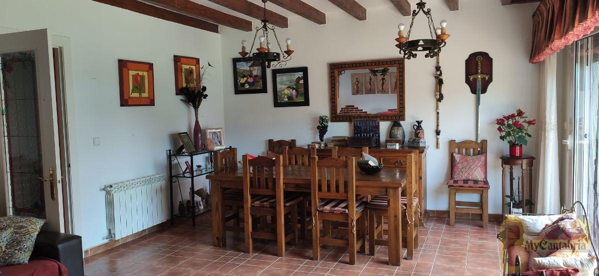 For sale of house in Santa María de Cayón