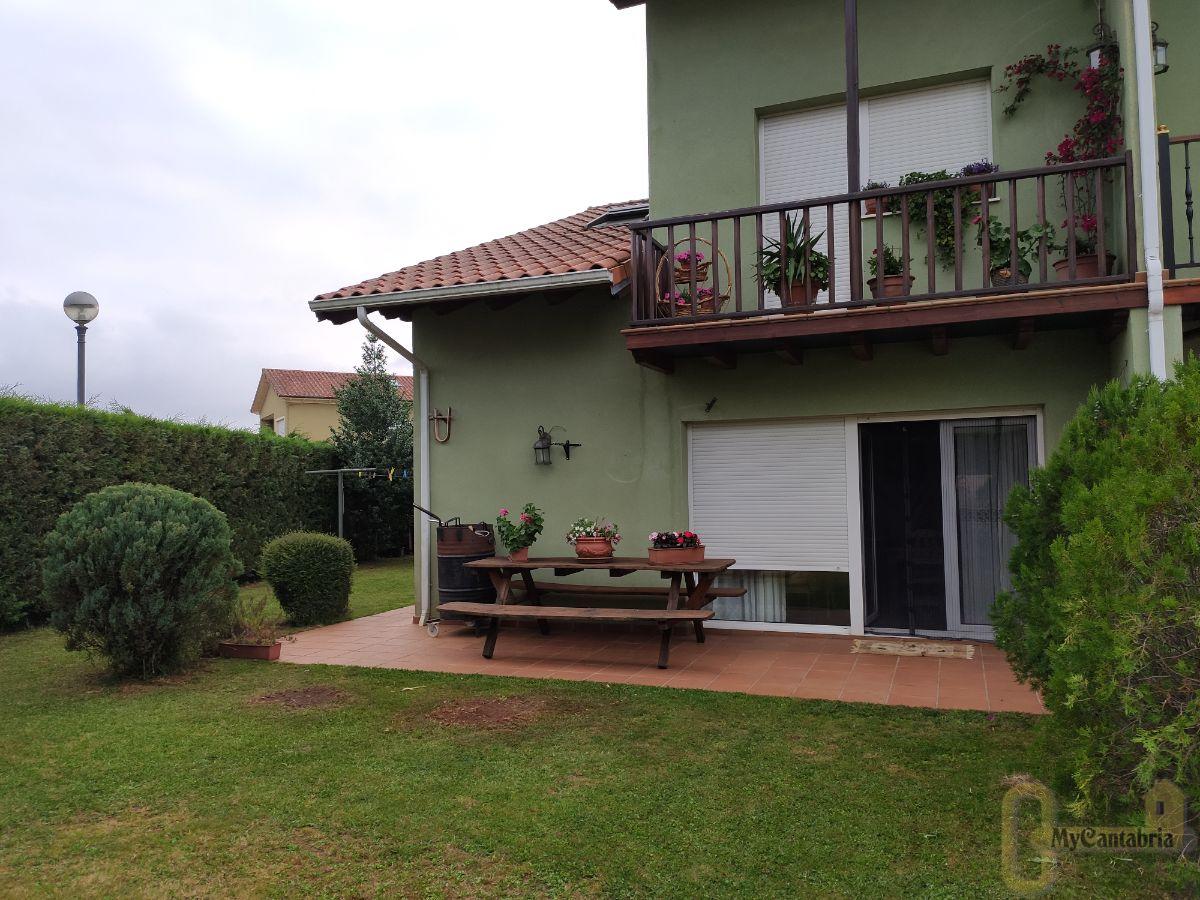 For sale of house in Santa María de Cayón