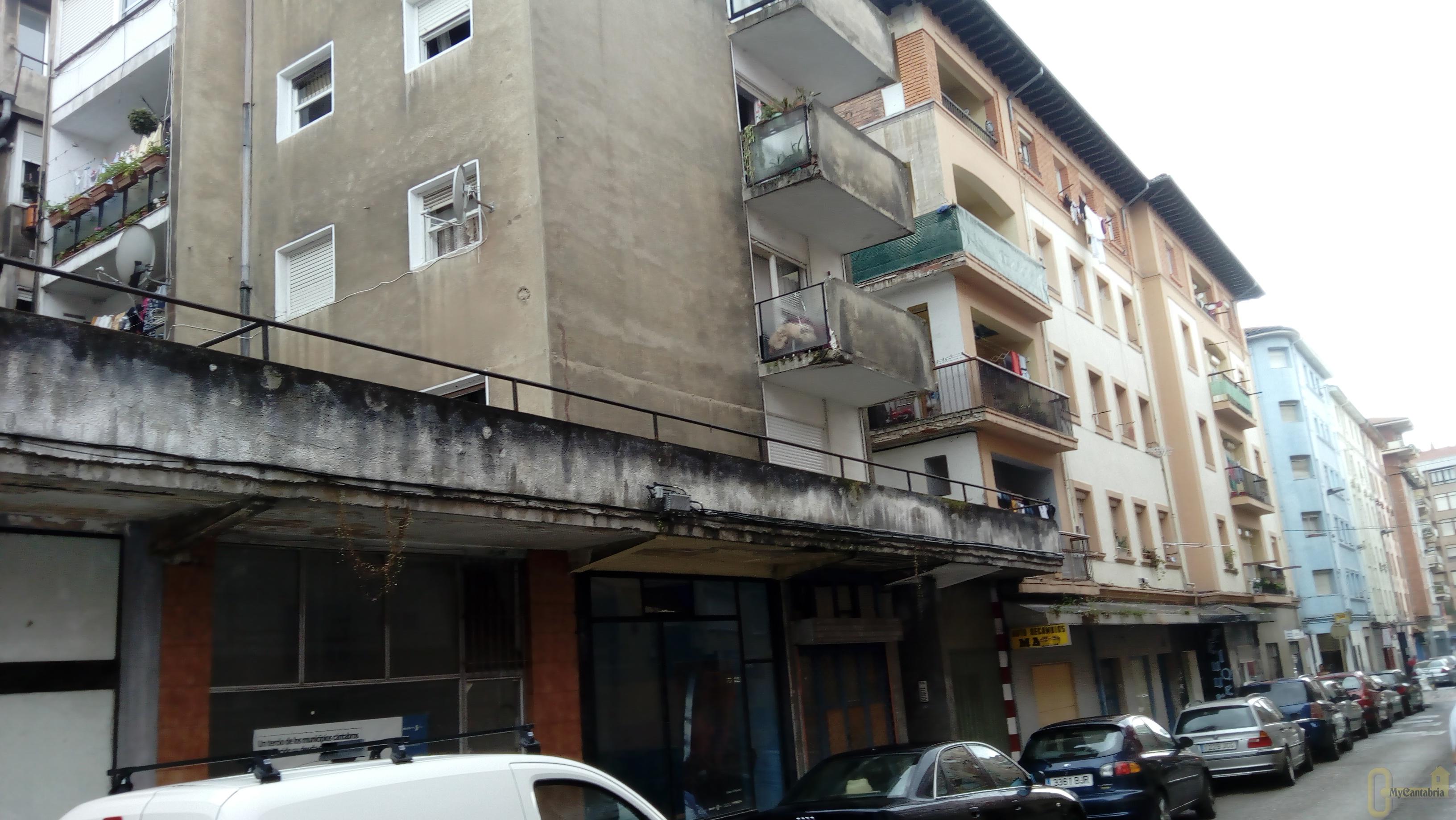 For sale of flat in Torrelavega
