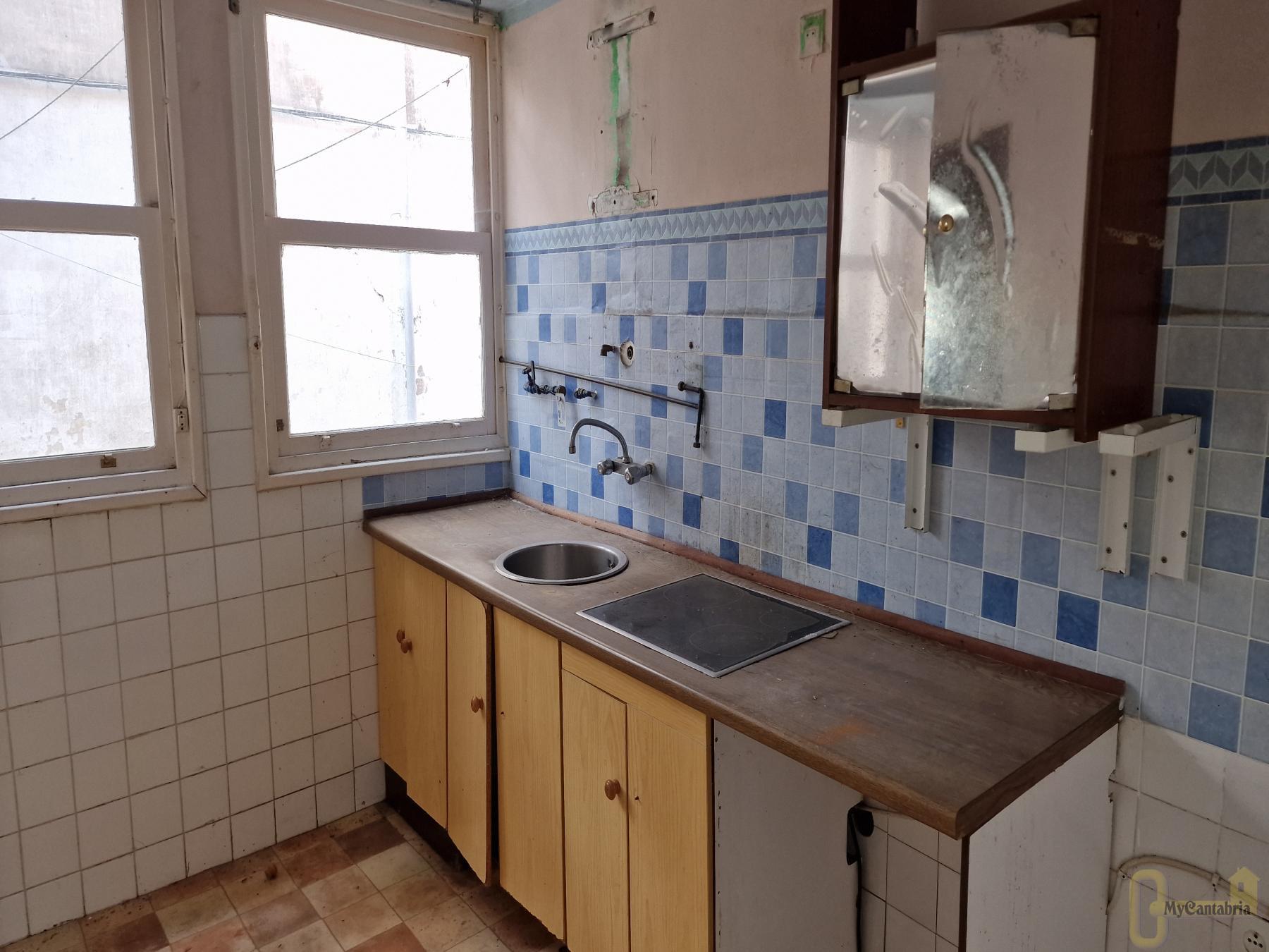 For sale of flat in Torrelavega