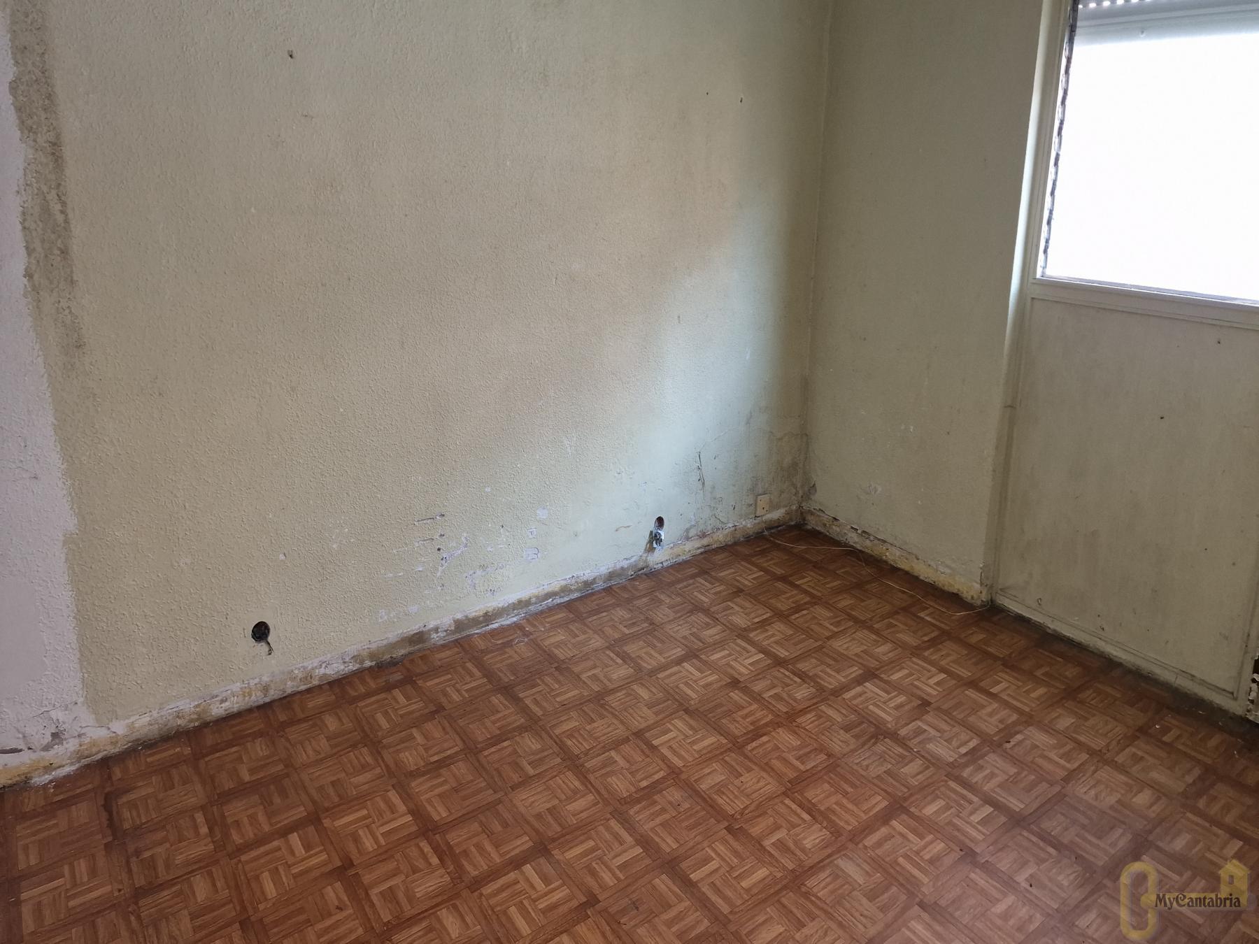 For sale of flat in Torrelavega