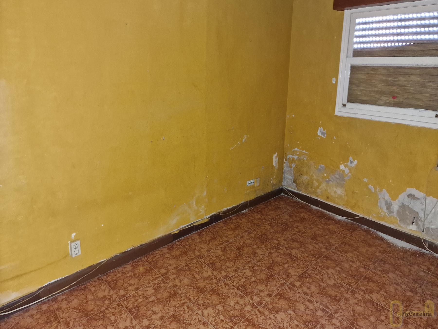 For sale of flat in Torrelavega