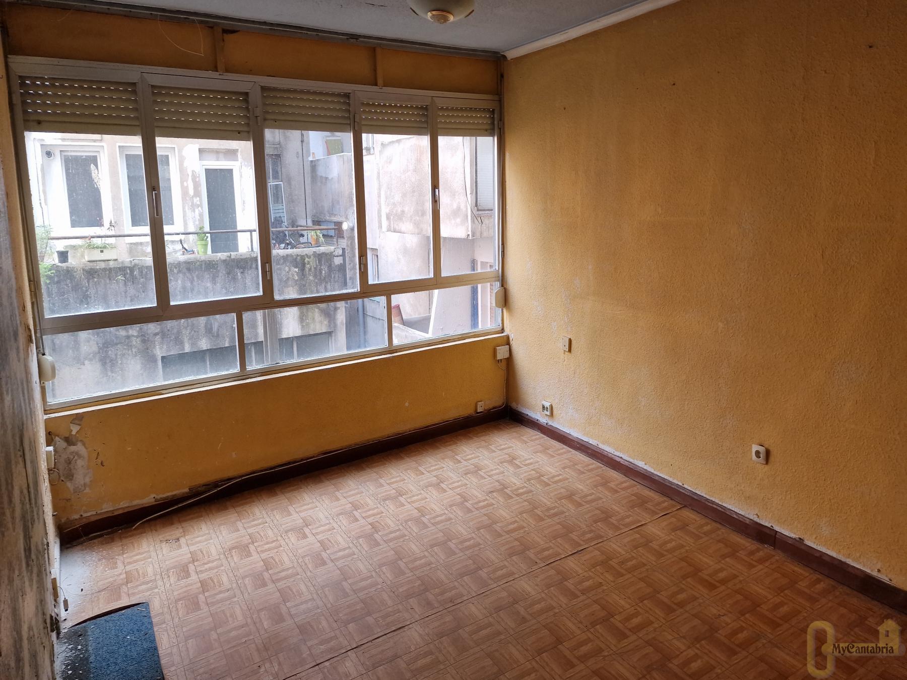 For sale of flat in Torrelavega