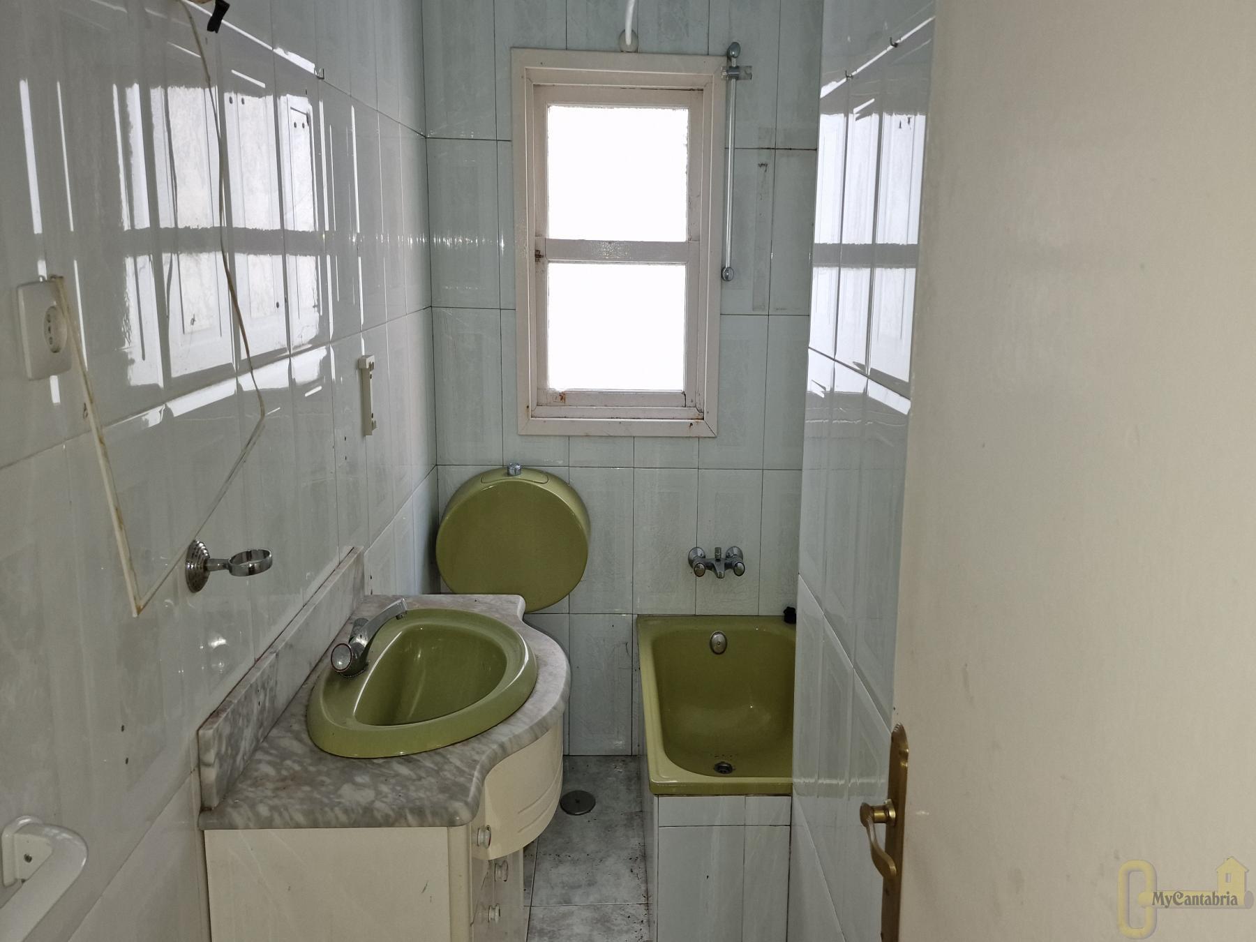 For sale of flat in Torrelavega