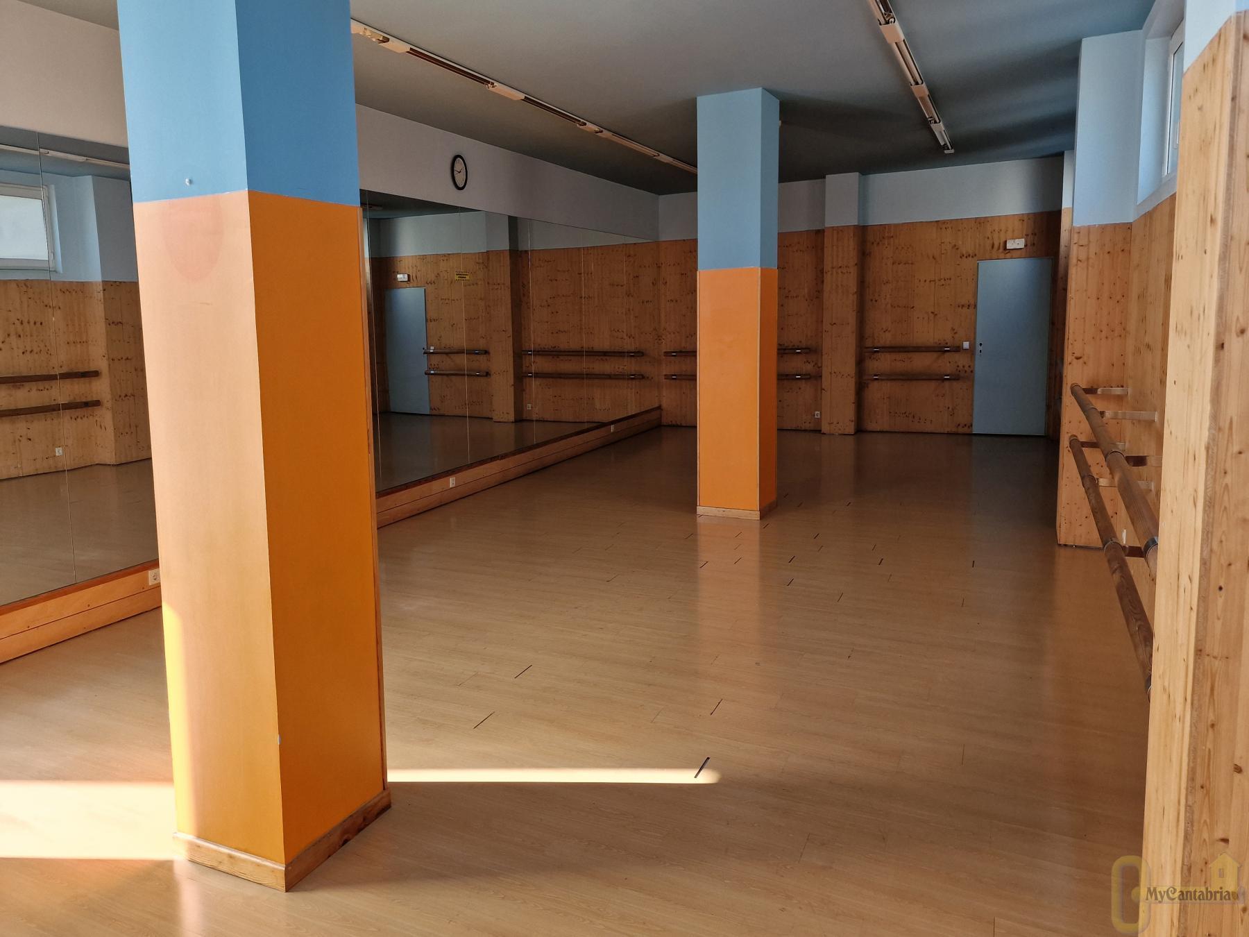 For sale of commercial in Santa Cruz de Bezana