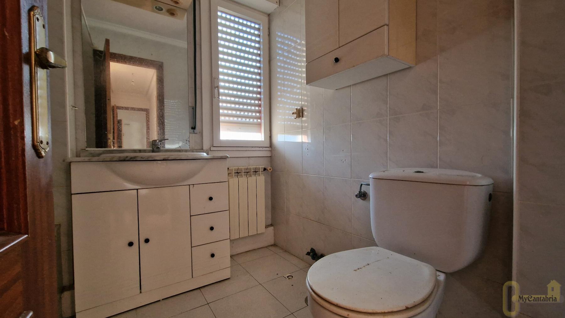 For sale of flat in El Astillero