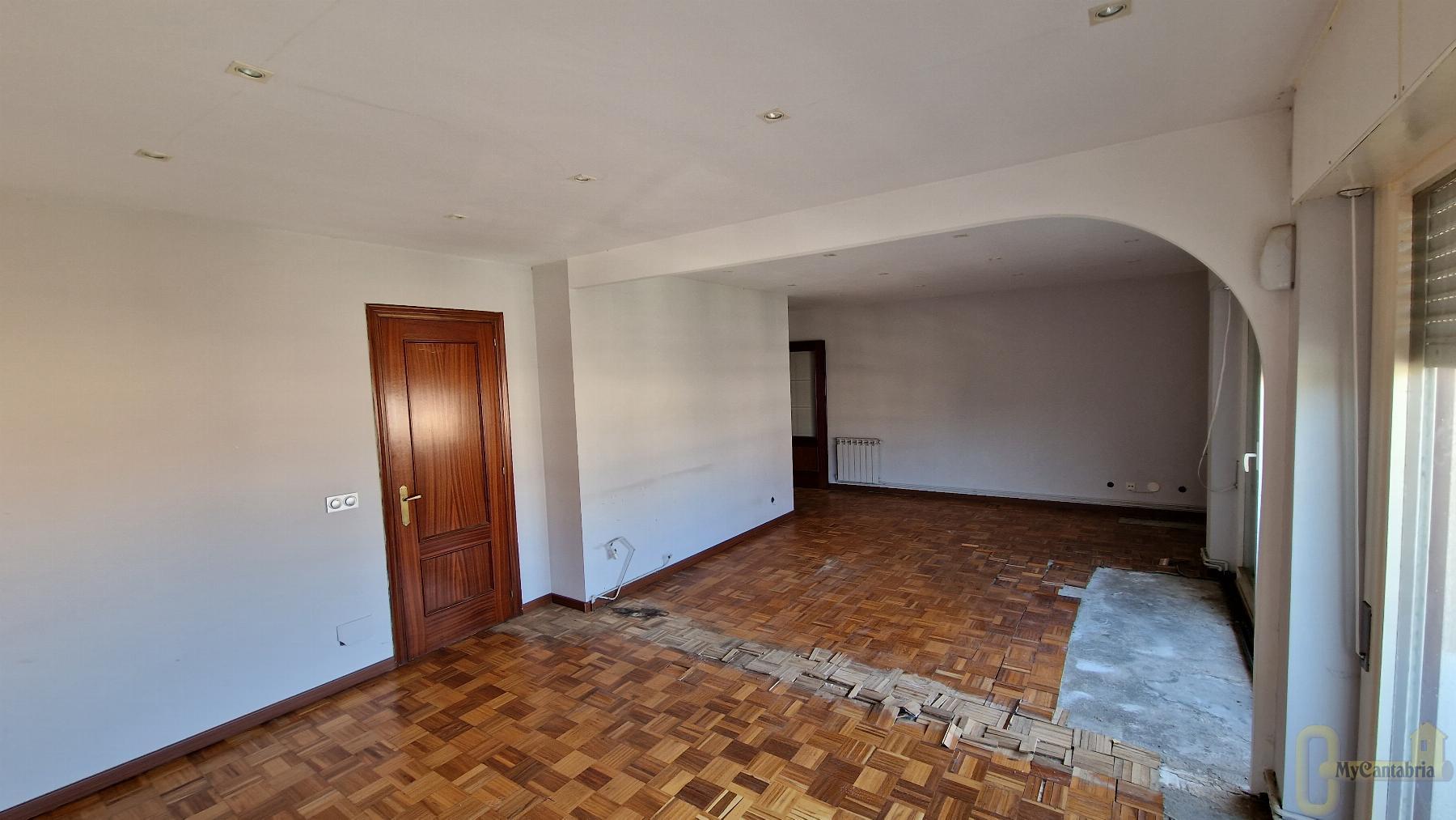 For sale of flat in El Astillero