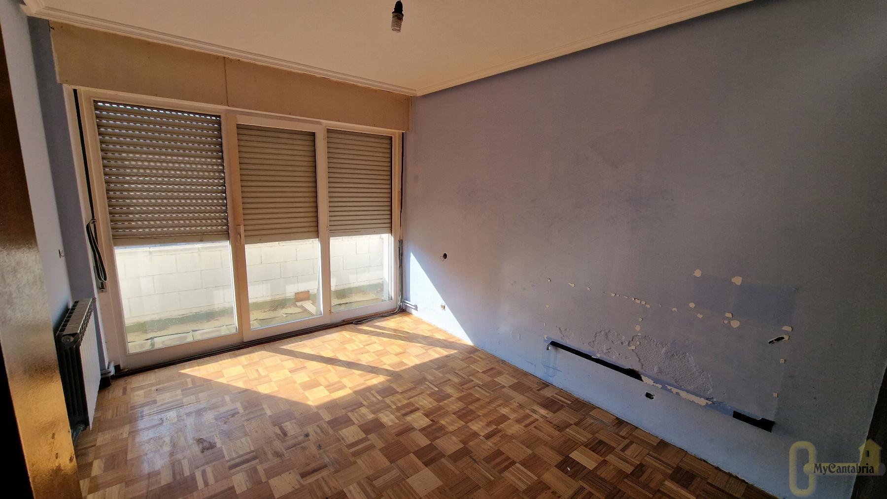 For sale of flat in El Astillero