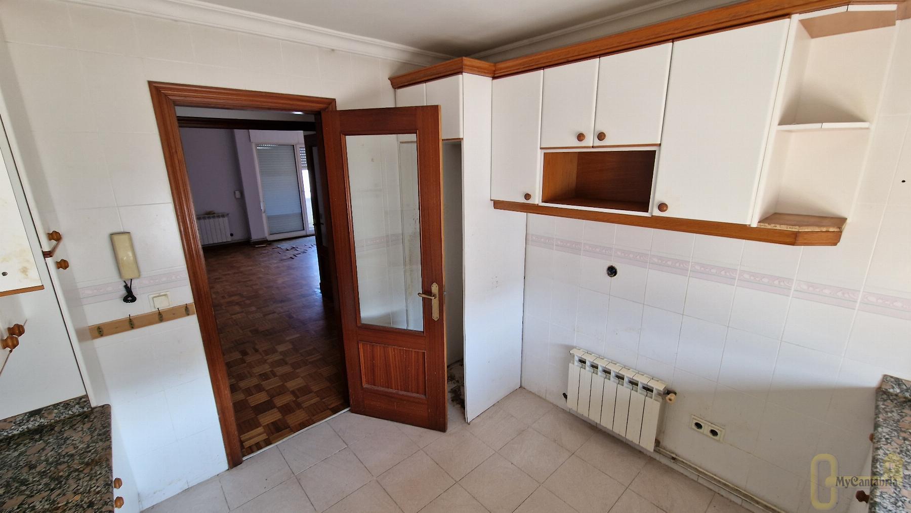 For sale of flat in El Astillero