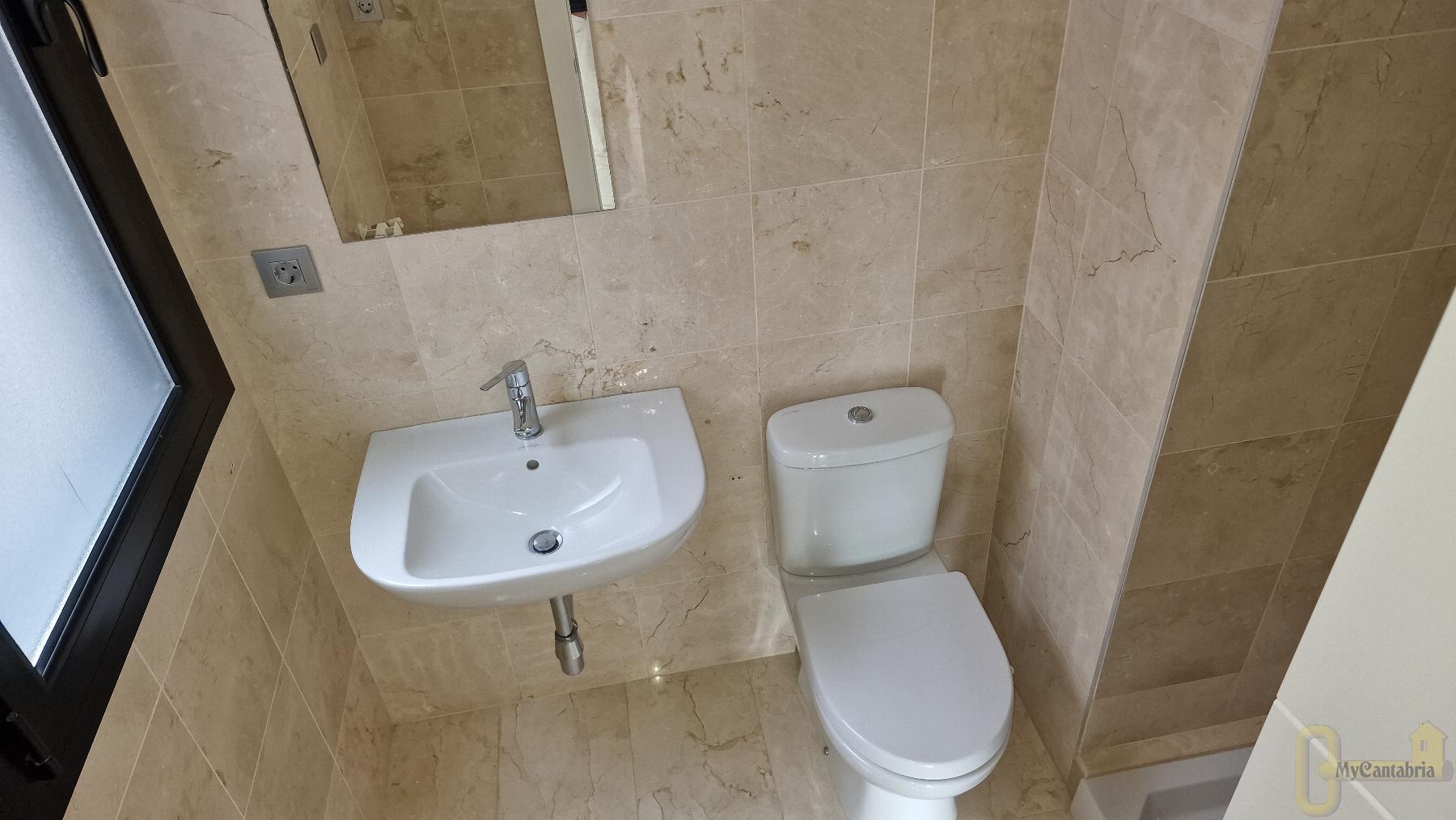 Venta de piso en Santa Cruz de Bezana