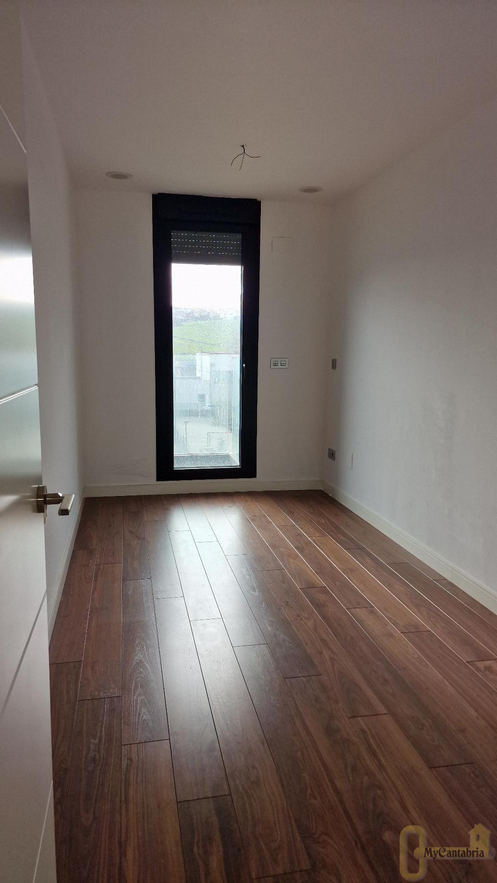 Venta de piso en Santa Cruz de Bezana