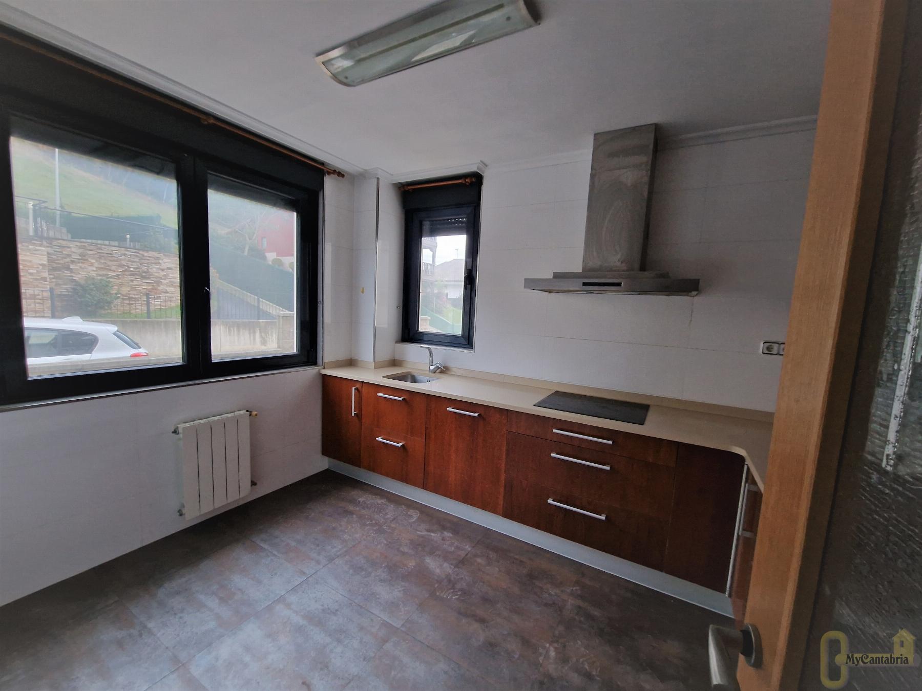 For sale of house in Piélagos